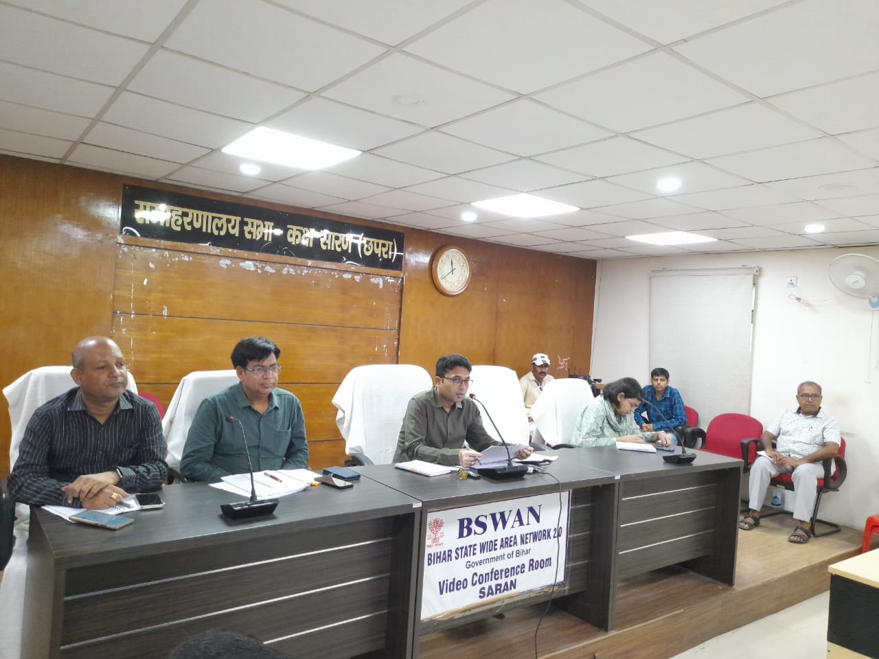 जिलाधिकारी की अध्यक्षता में हुई साप्ताहिक समन्वय बैठक।