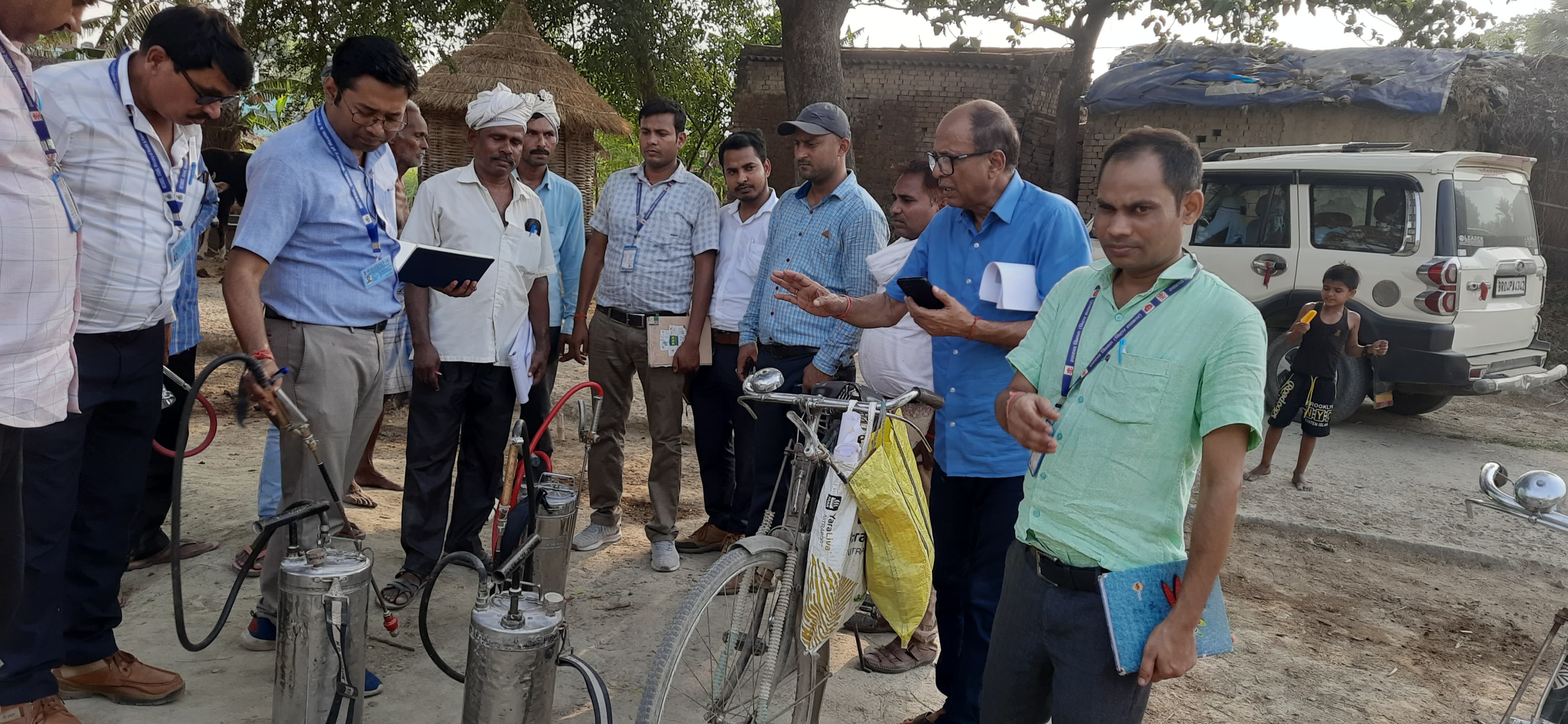 कालाजार उन्मूलन को लेकर केंद्रीय टीम ने दरियापुर के छोटका बनिया गांव का लिया जायजा