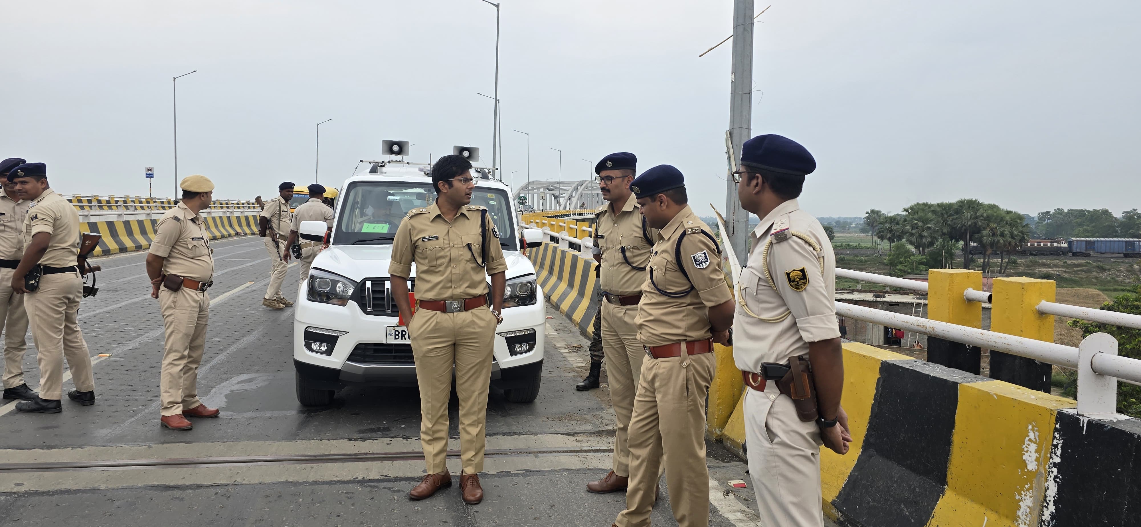 सोनपुर व पहलेजा थानान्तर्गत छिनतई की घटनास्थल का पुलिस अधीक्षक, ग्रामीण ने किया निरीक्षण।