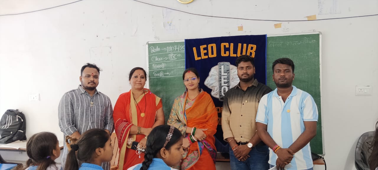 छपरा के गर्ल्स स्कूल मे आयोजित हुआ मेहंदी प्रतियोगिता,उप मेयर ने बच्चियों का बढाया उत्साह।