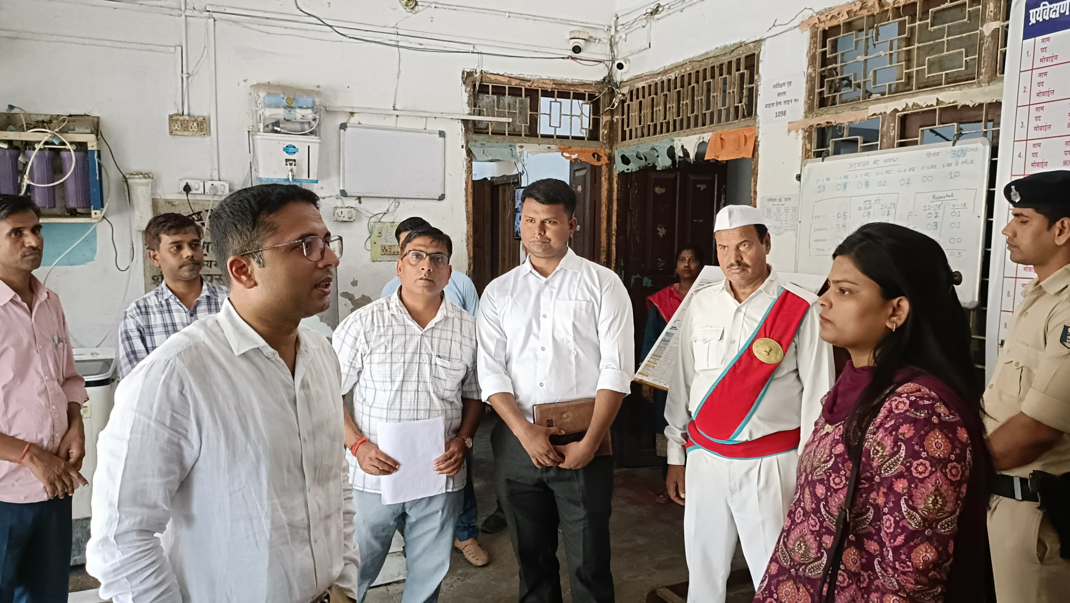 जिलाधिकारी ने सारण जिले में संचालित बाल पर्यवेक्षण गृह का किया निरीक्षण।