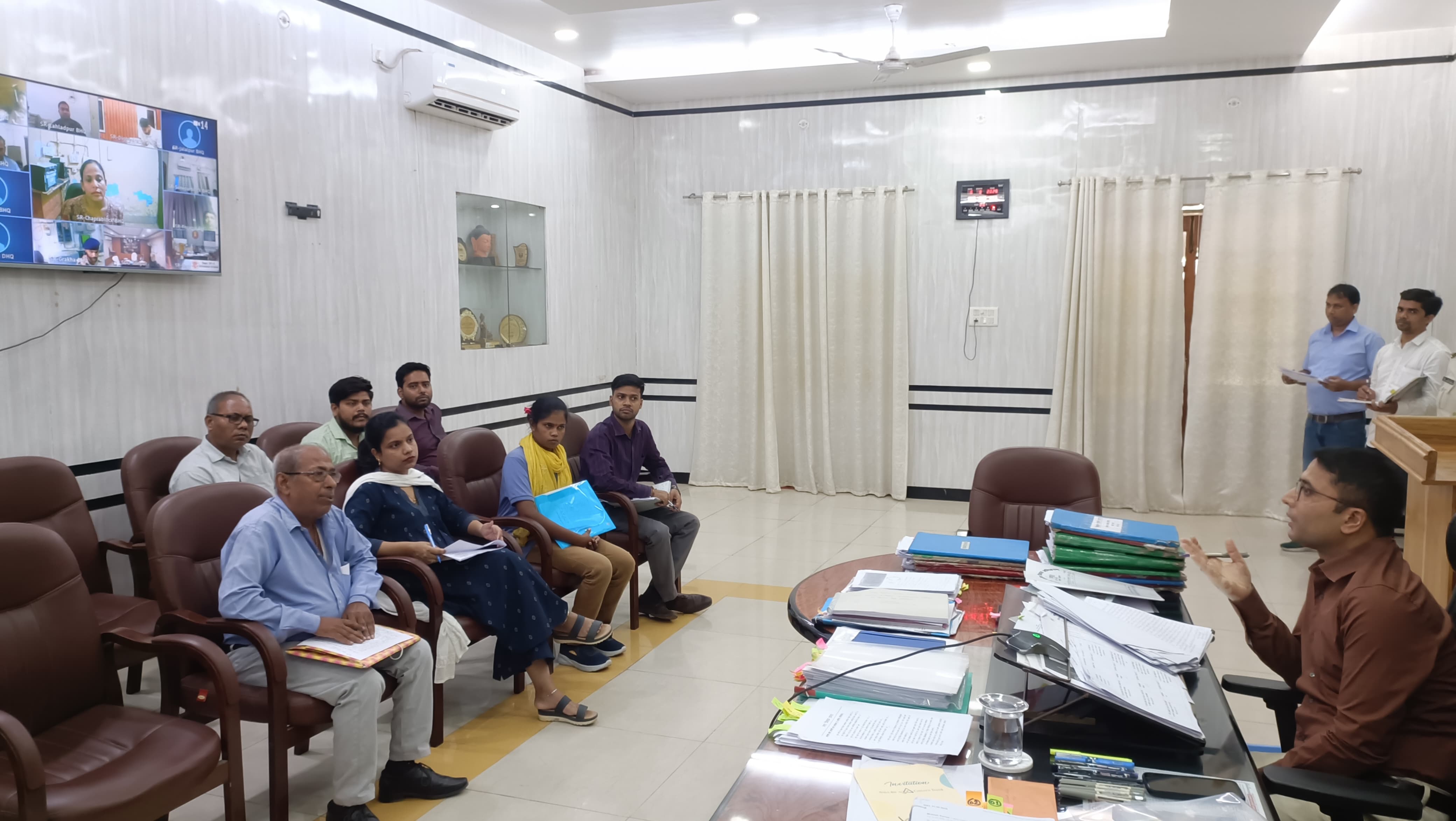 नकली और गलत दस्तावेज बनाने वालों पर जिला प्रशासन द्वारा कड़ी कारवाई।