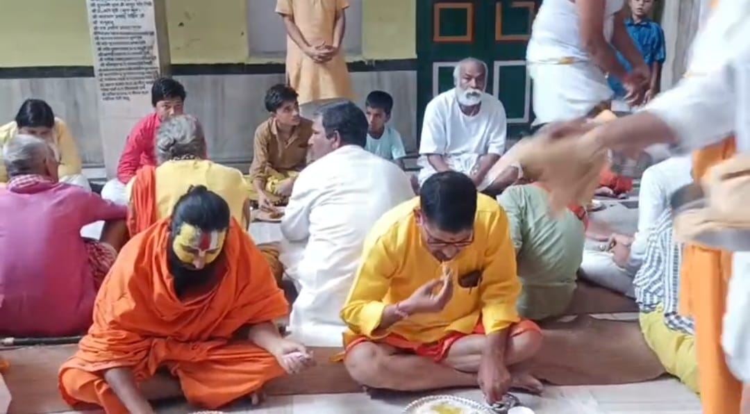 कोठियाँ नरावं के सहयोग से अयोध्या में विशाल भंडारे का आयोजन।