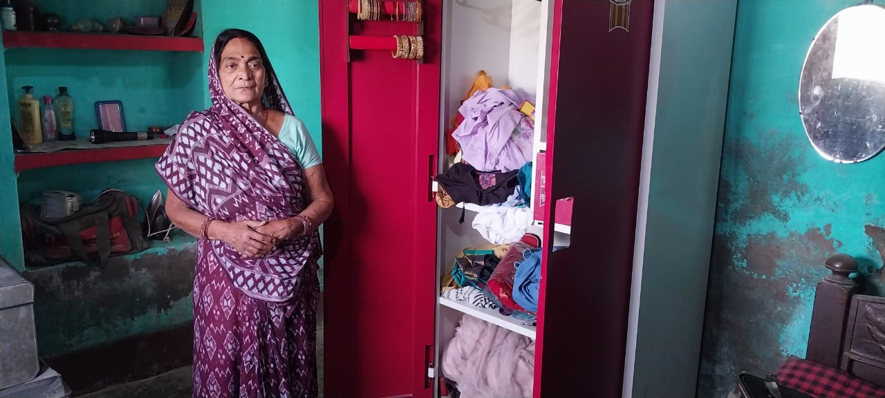 तीन घरों में चोर लगभग पच्चास लाख के गहना जेवरात कीमती कपड़ा चोरी कर हुए फरार।