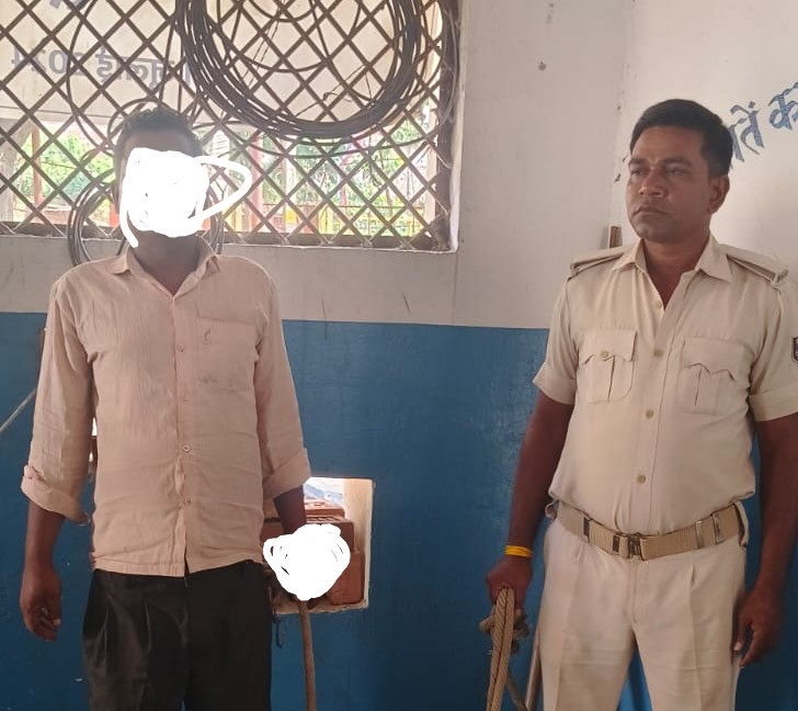 कोईलवर शराब के मामले में फरार चल रहे कुर्की वारंटी शराब धंधेबाज गिरफ्तार जेल।