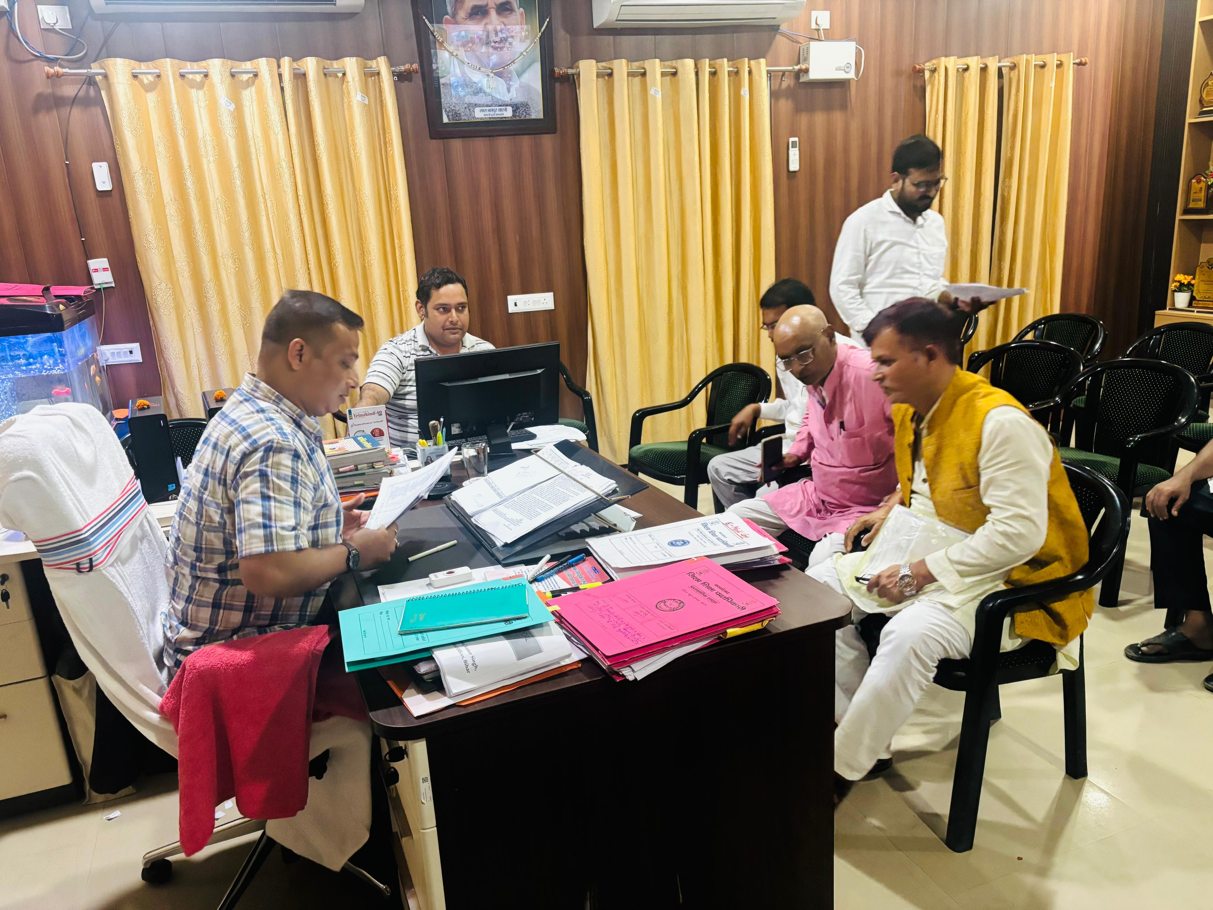 सारण जिला प्राथमिक शिक्षक संघ शिष्टमंडल जिला शिक्षा पदाधिकारी सारण से मिला