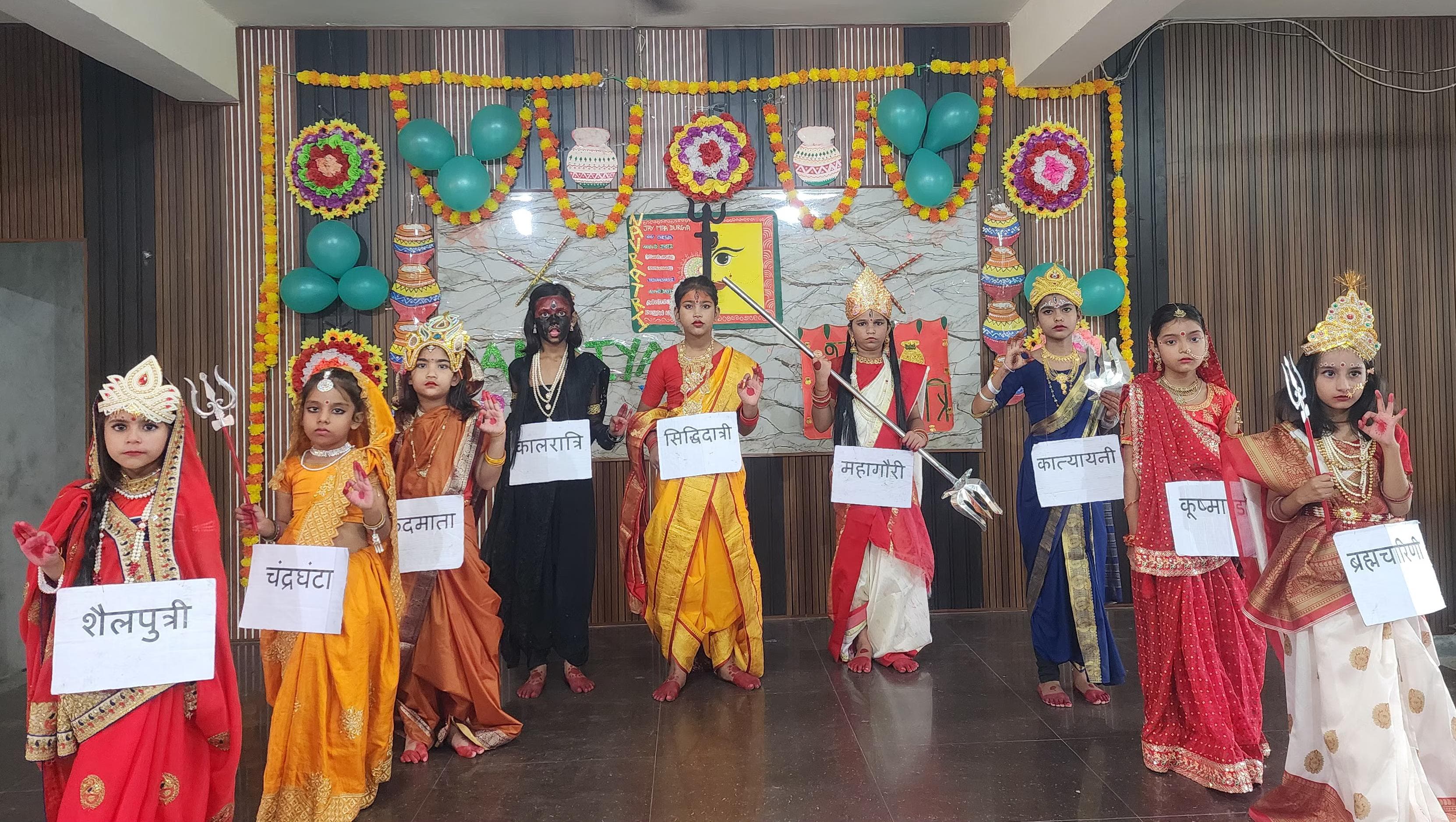 VIP स्कूल में नवरात्रि महोत्सव ने बिखेरी भक्ति और खुशी की लहर: