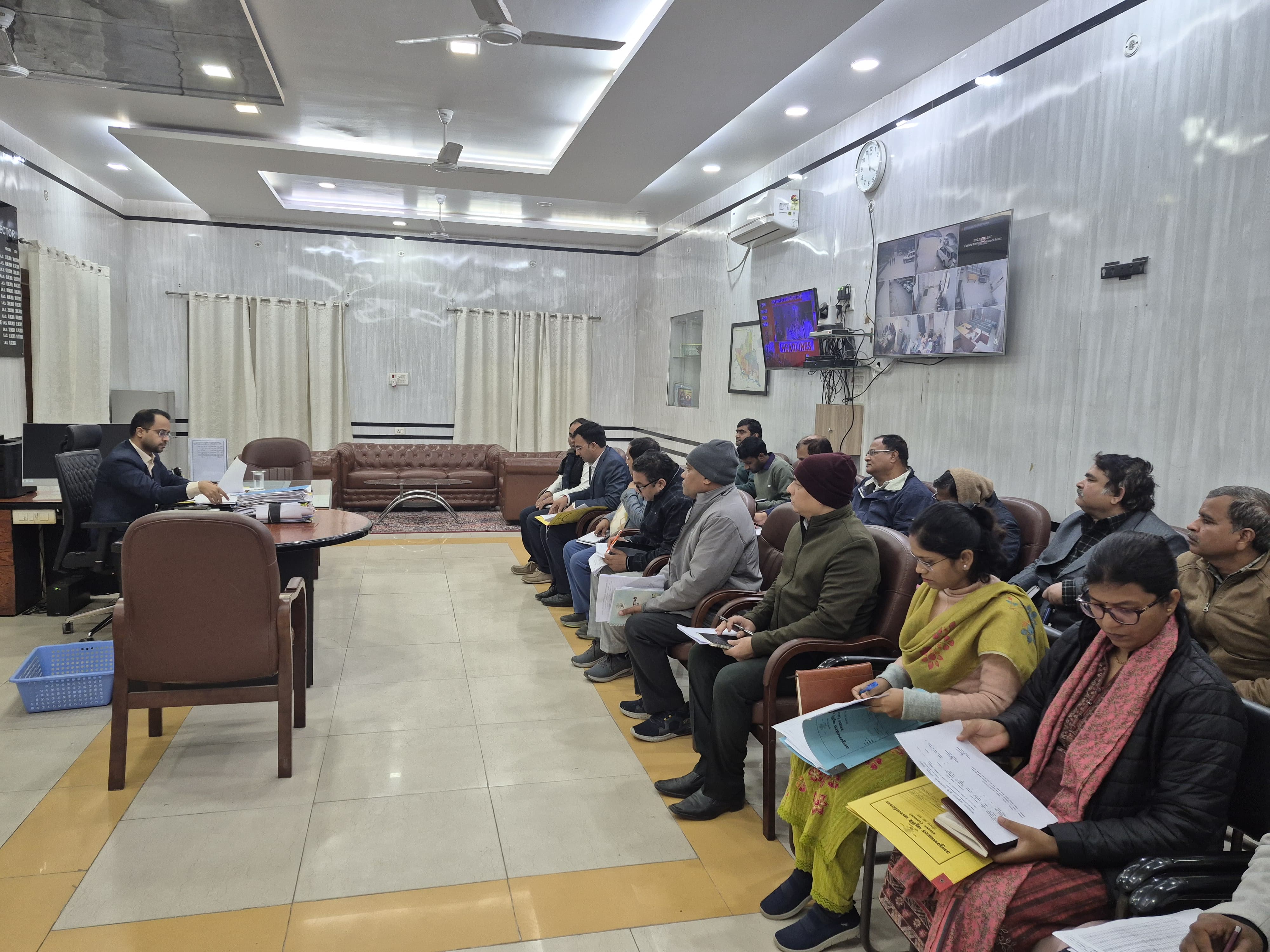 जिलाधिकारी की अध्यक्षता में जिला कृषि टास्क फोर्स की हुई बैठक।