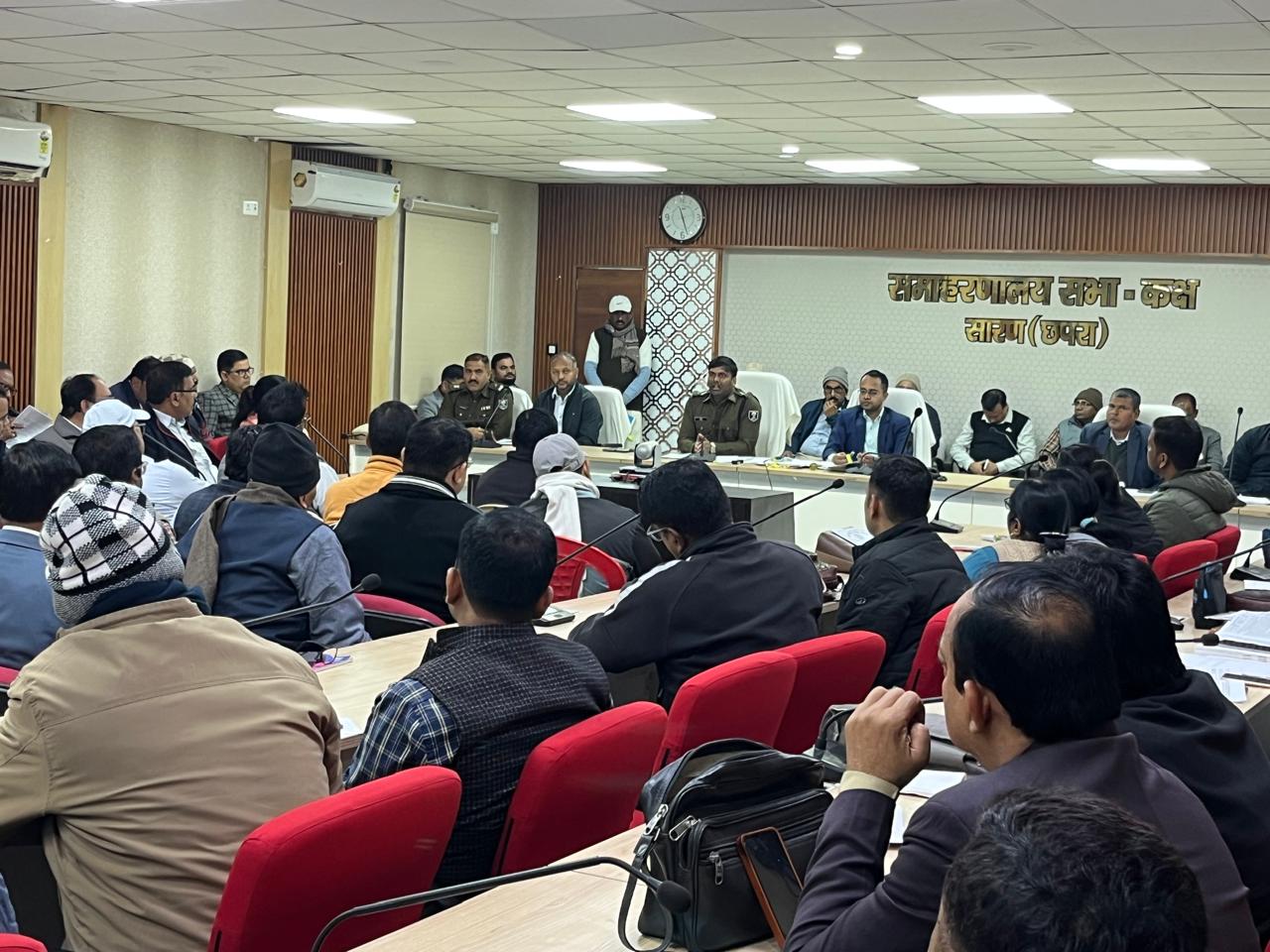 DM व SSP सारण ने इंटरमीडिएट परीक्षा को लेकर की समीक्षा बैठक।