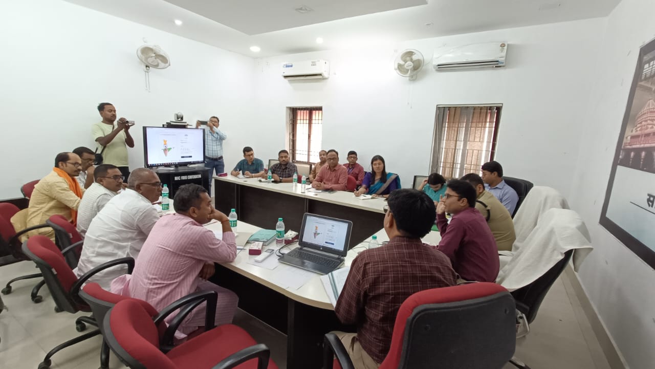 लोक सभा चुनाव के लिए इवीएम का पूरक रैंडमाइजेशन राजनीतिक दलों की उपस्थिति में सम्पन्न