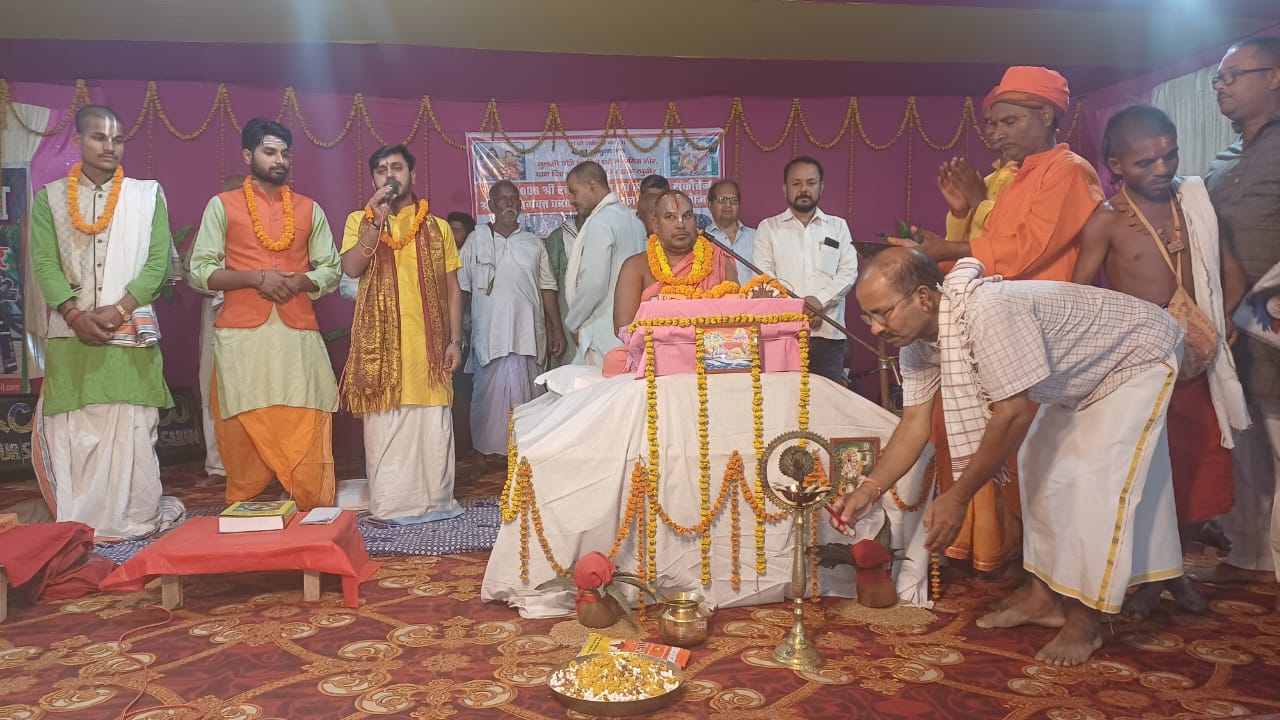 नर्मदेश्वर महादेव यज्ञ मे शिव भक्तो का बना है आकर्षण केन्द्र