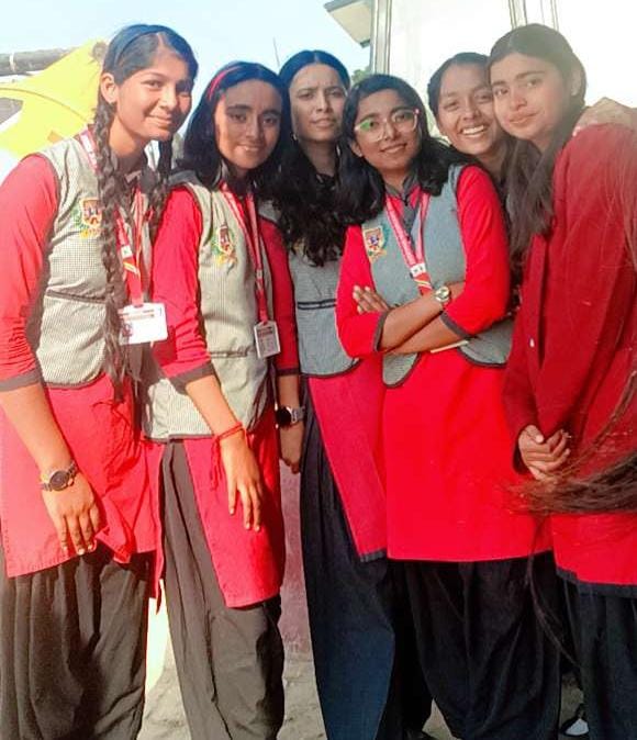 VIP स्कूल के दर्जनों विद्यार्थी सीबीएसई बोर्ड परीक्षा में 90% अंक से ऊपर तथा 45 से अधिक विद्यार्थी 80% अंक से ऊपर।