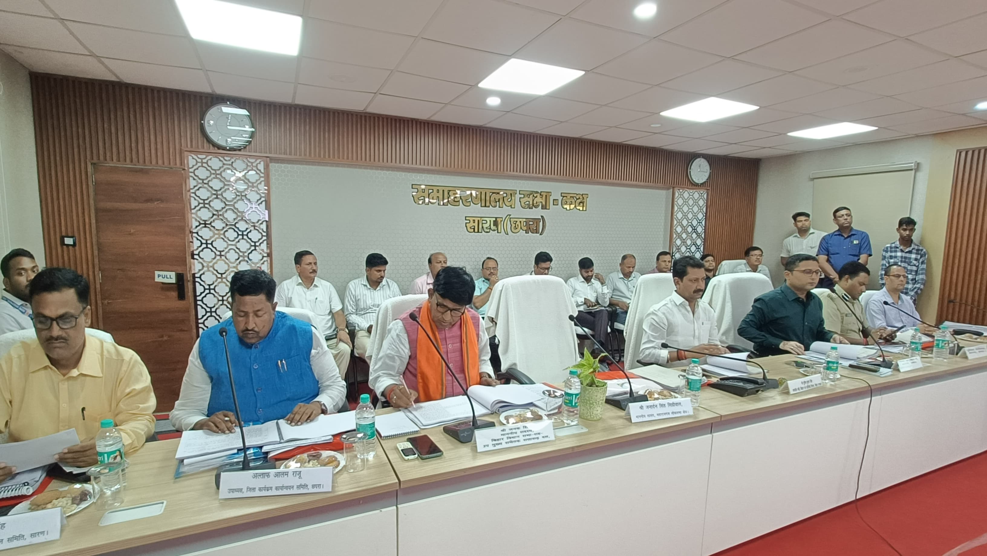मुख्यमंत्री समग्र शहरी विकास योजना को लेकर जिला स्तरीय संचालन समिति की बैठक।